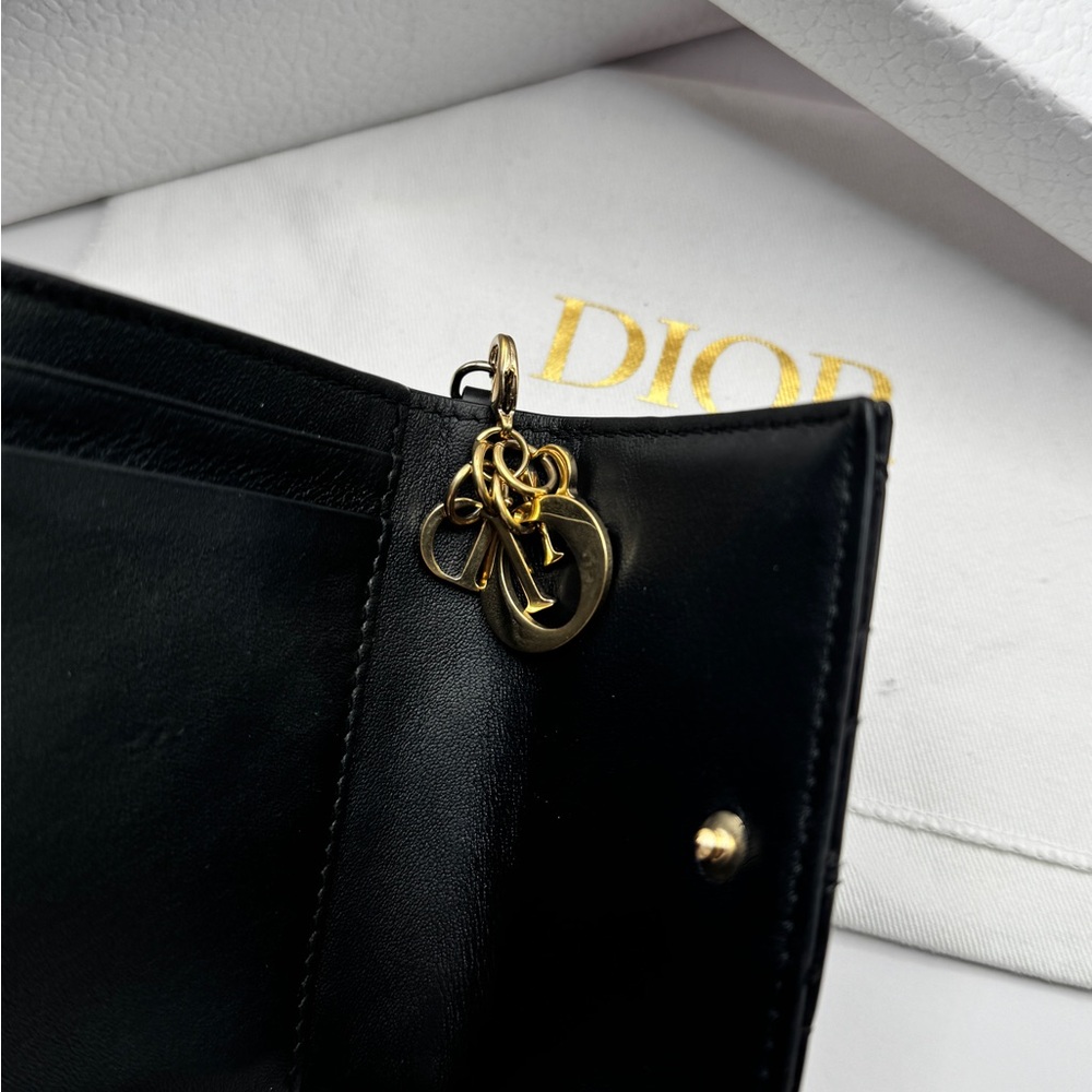 Dior Lady Dior Patent Cannage Compact Wallet - Picture 10 of 10